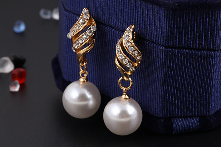 Pearl Stud Necklace & Earring Set