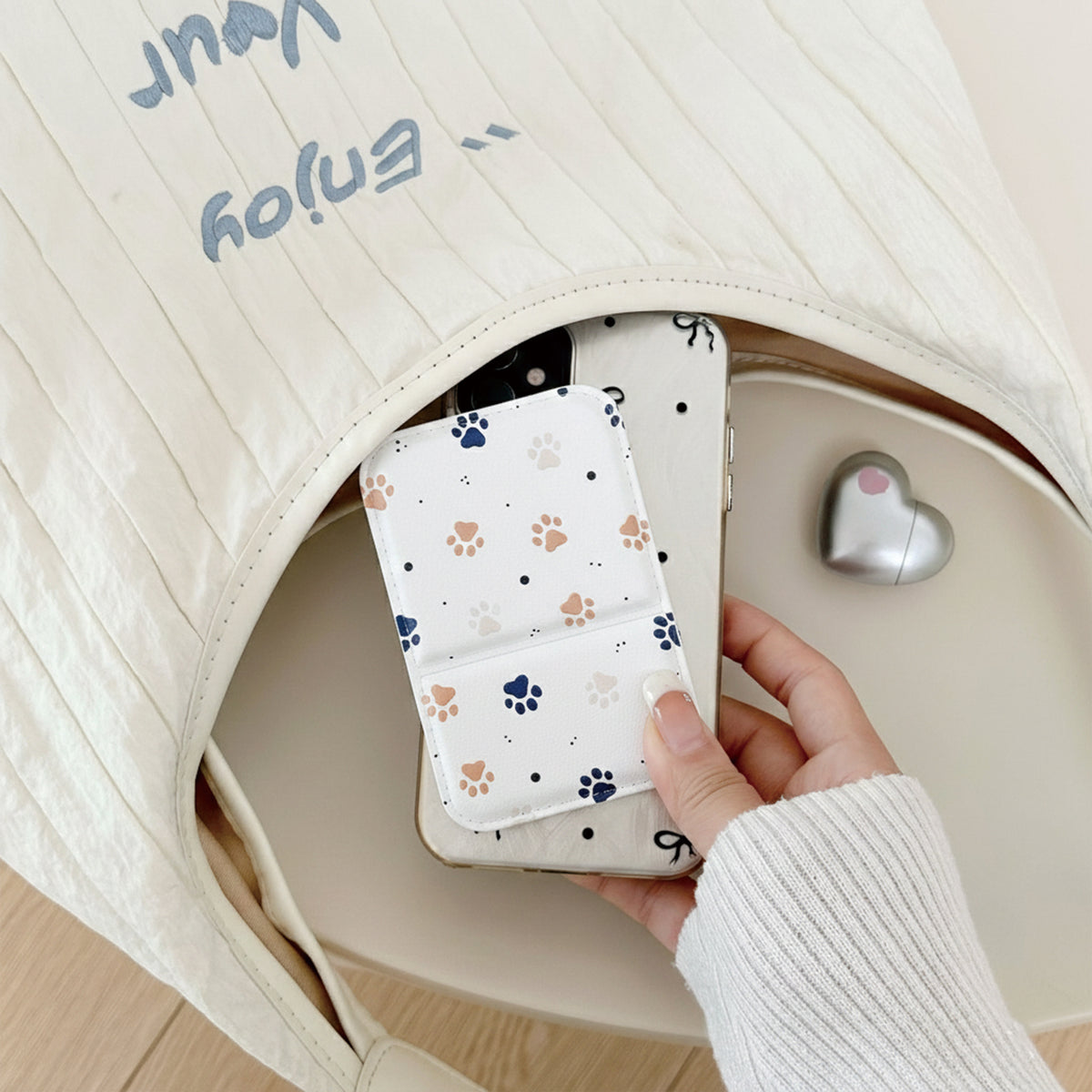 Cat Paw Folding Makeup Mirror
