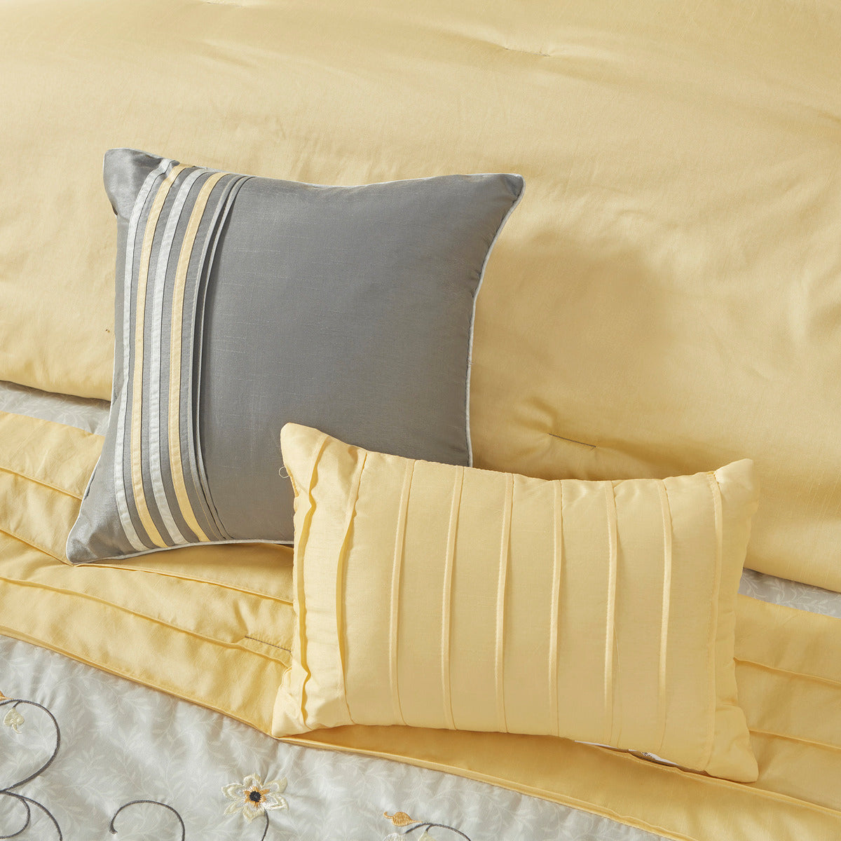 Embroidered 7-Piece Comforter Set (King)