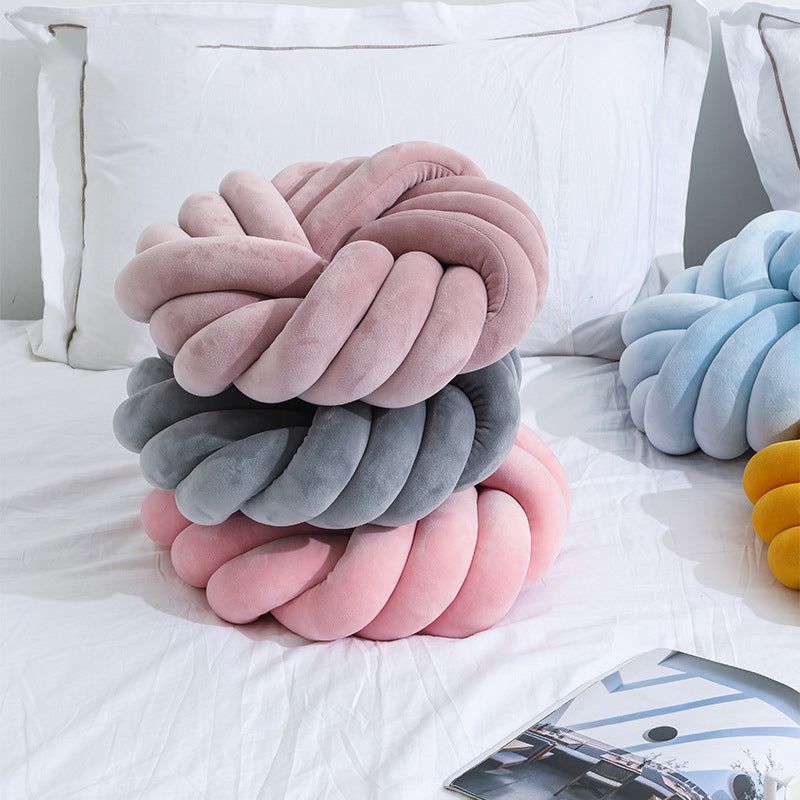 Knot Ball Decorative Pillow