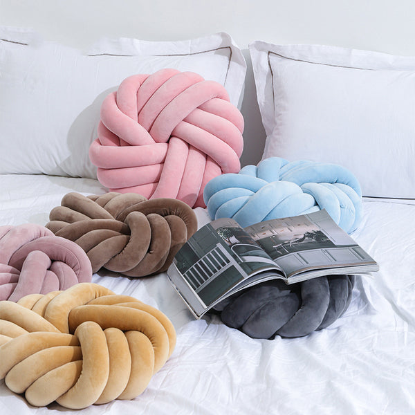 Knot Ball Decorative Pillow