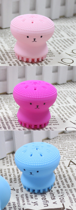 Silicone Cleansing & Exfoliating Brush