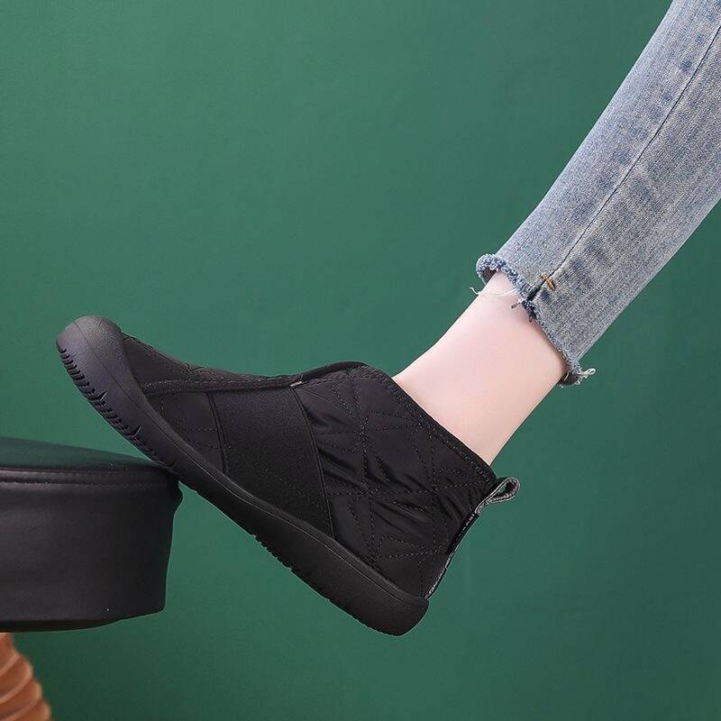 Women's Plush-Lined Snow Boots