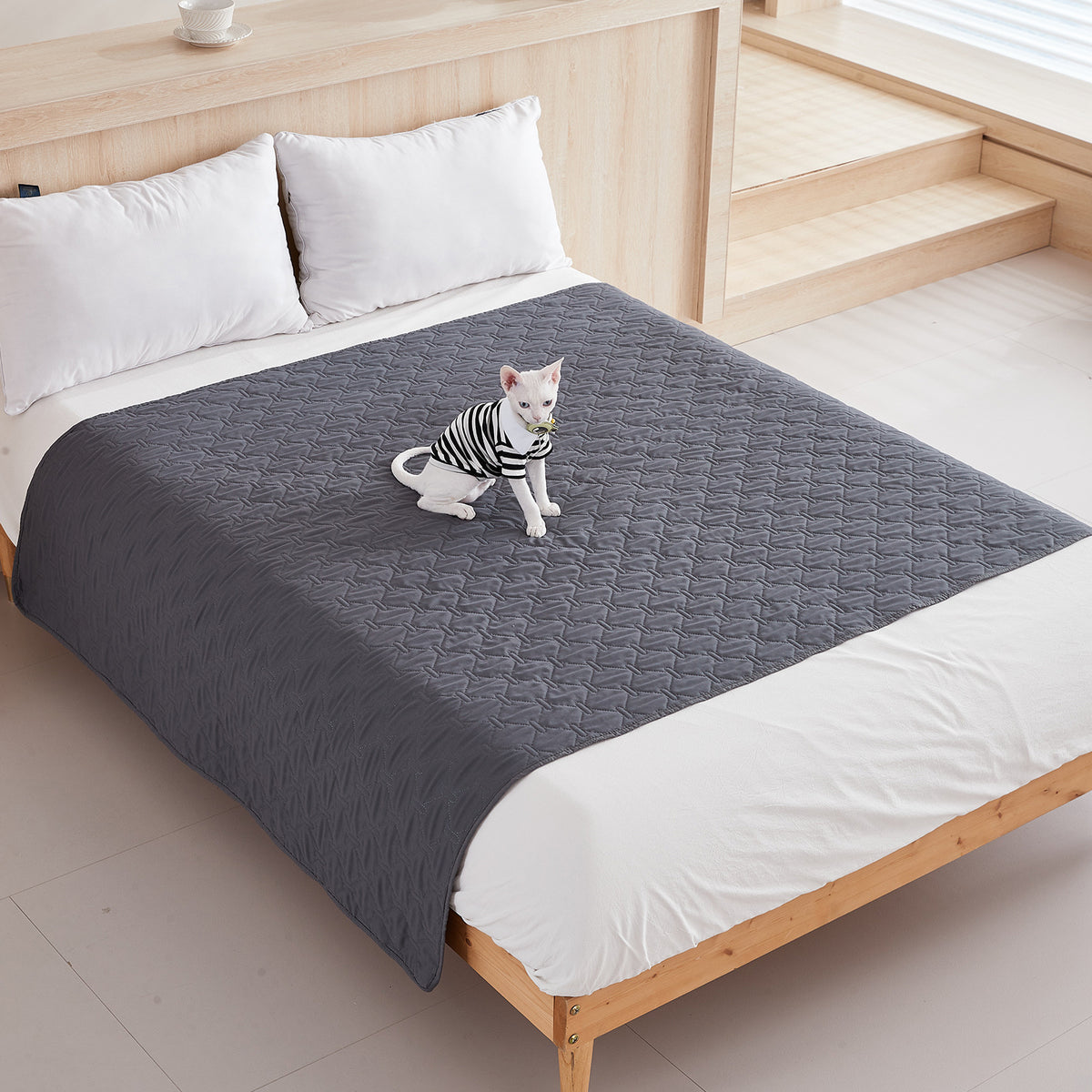 Waterproof Non-Slip Pet Blanket