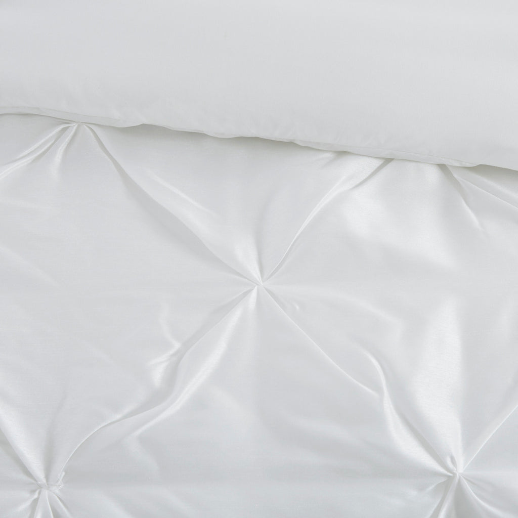 7-Piece Tufted Comforter Set (Full)