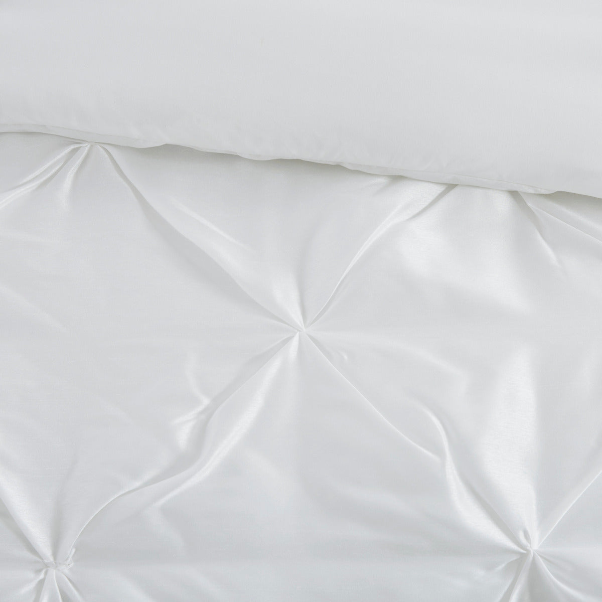 7-Piece Tufted Comforter Set (Full)