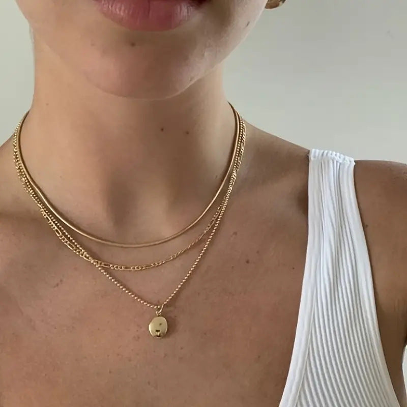 Vintage Oval Pendant Necklace
