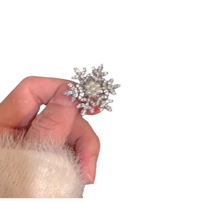 Pearl Snowflake Hair Clips