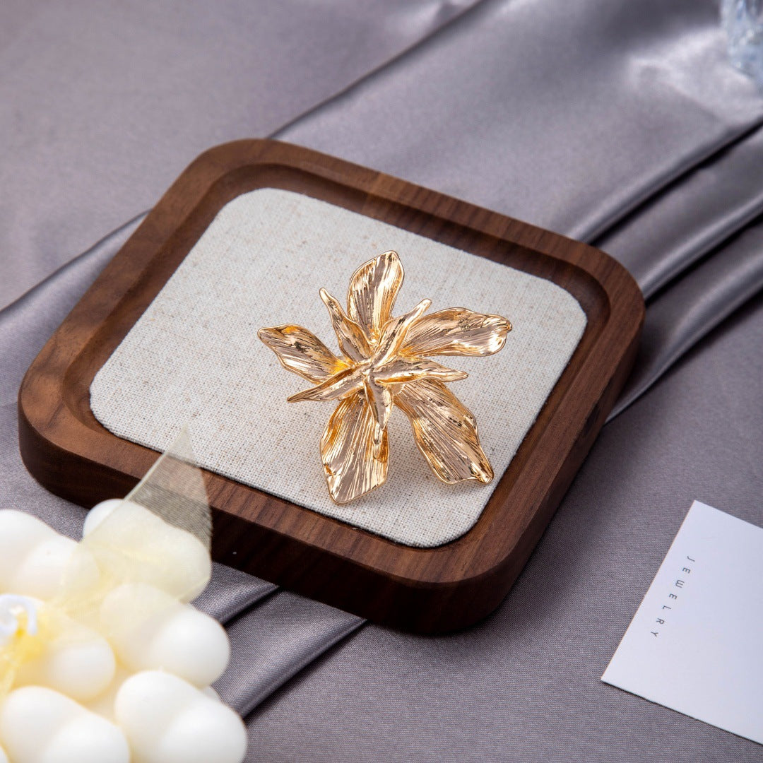 Bold 3D Flower Ring