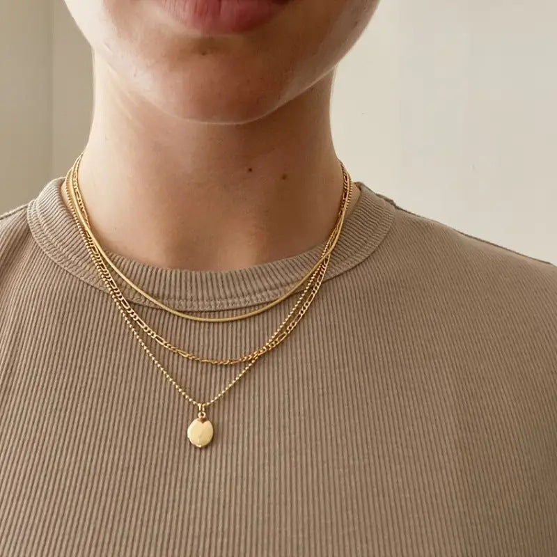 Vintage Oval Pendant Necklace